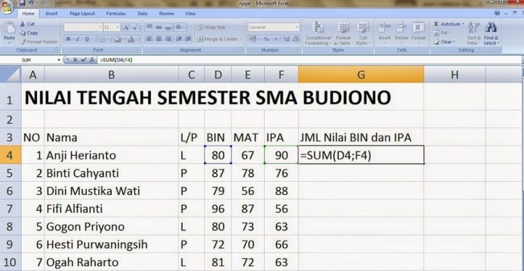 Penjumlahan dengan Fungsi SUM