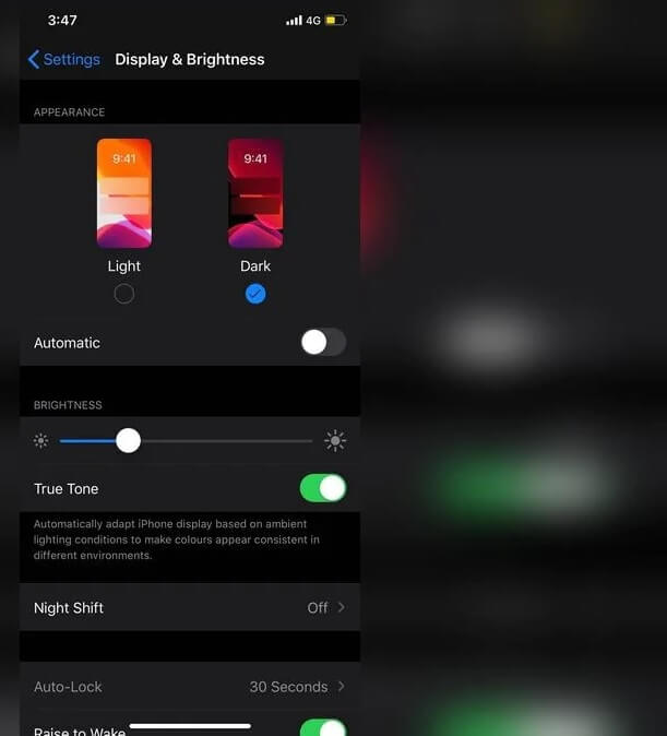Untuk mengaktifkan dark mode, Anda bisa klik opsi Dark