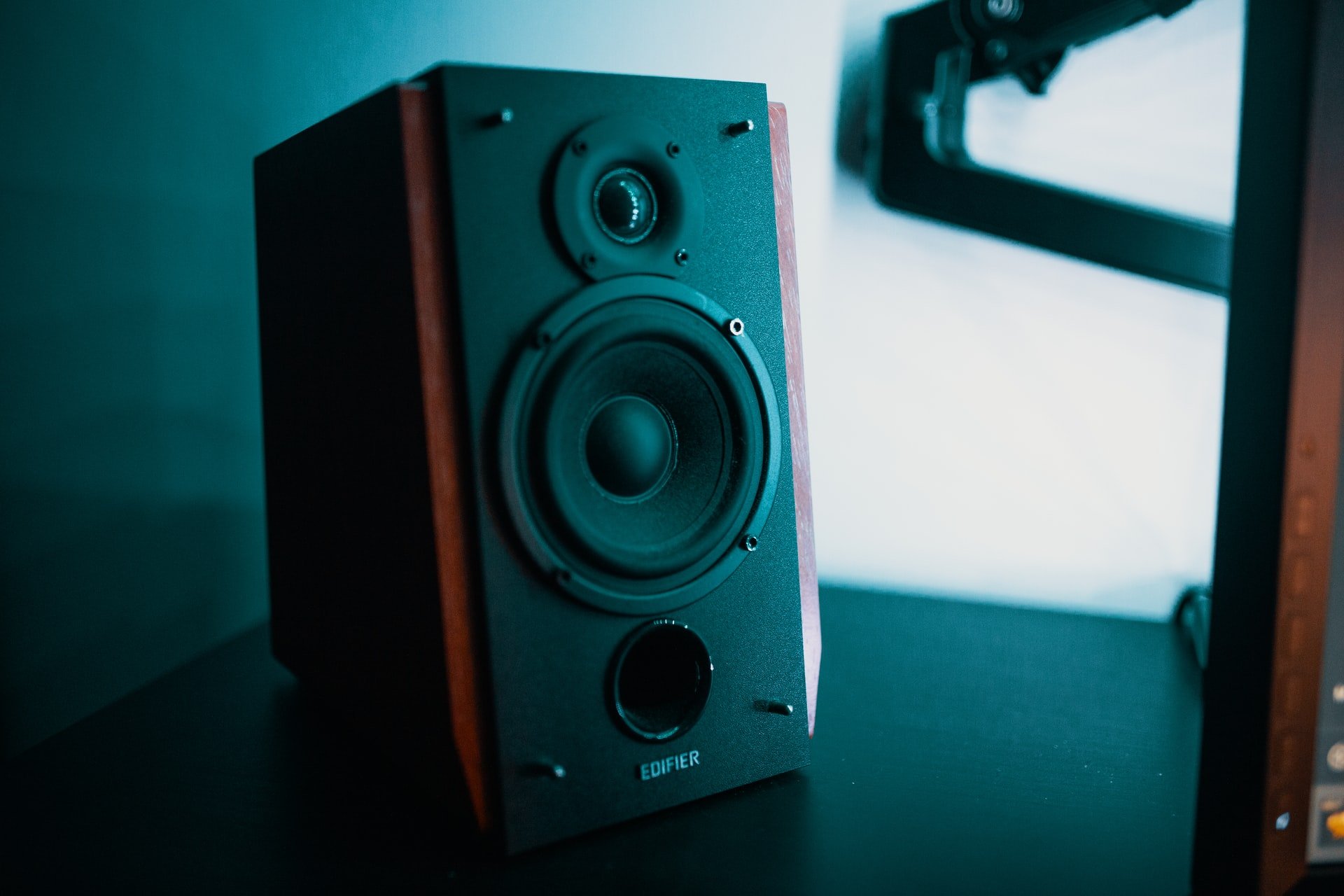 speaker komputer terbaik