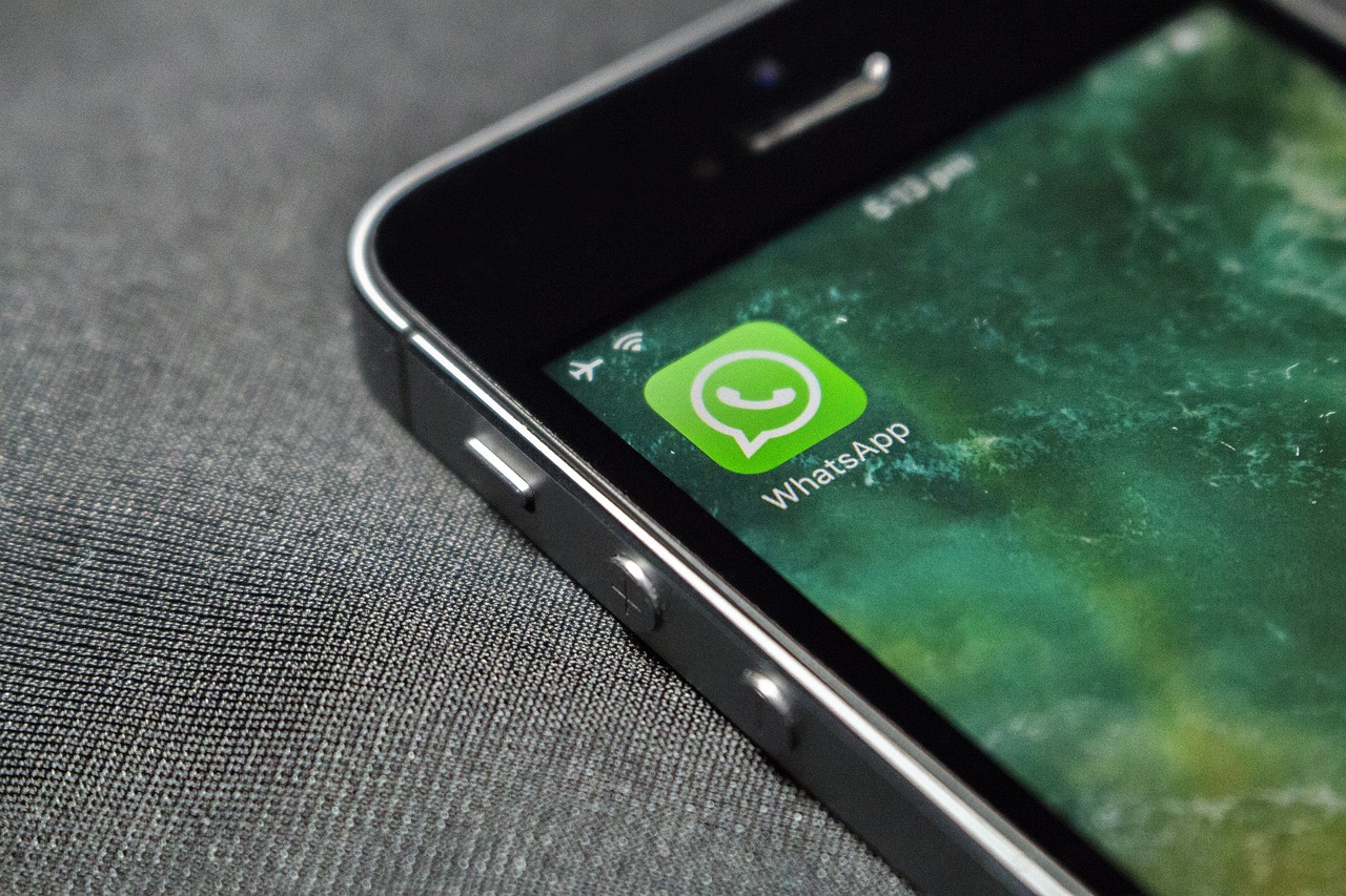 Cara Menghapus Data WhatsApp Tanpa Menghilangkan Chat
